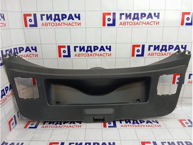 Обшивка двери багажника Renault Megane 3 909000161R
