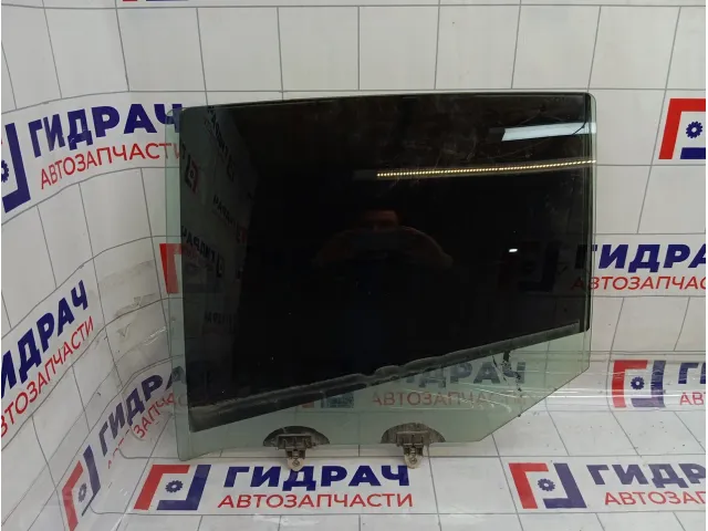 Стекло двери задней левой Renault Megane 3 823010030R