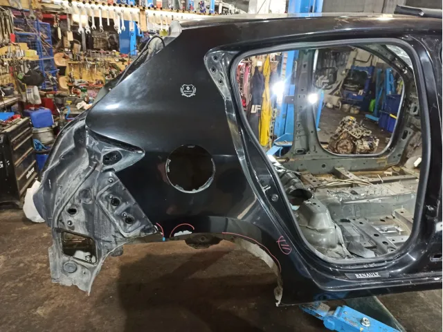 Крыло заднее правое Renault Megane 3