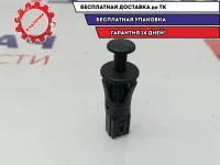 Выключатель концевой багажника Renault Sandero 7700429418.