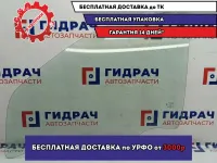 Стекло двери передней левой Renault Sandero 803015990R. Царапины.