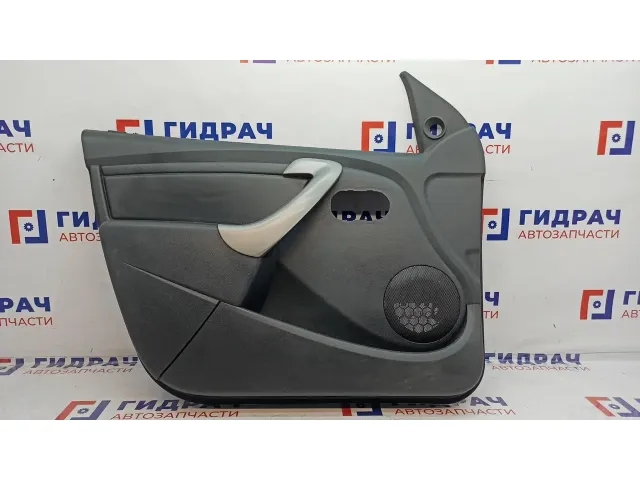 Обшивка двери передней левой Renault Sandero 8200916317.
