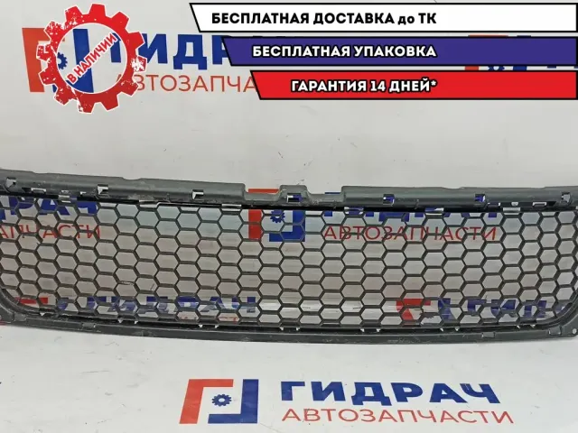Решетка в бампер Renault Sandero 8200735103.