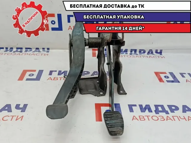 Блок педалей Renault Sandero .