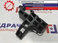 Направляющая заднего бампера правая Renault Sandero 8200735455.