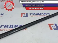Уплотнитель стекла двери внутренний Renault Sandero 6001547002. Правый.