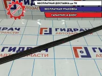 Накладка стекла переднего левого Renault Sandero 6001548979.