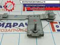 Стеклоподъемник механ. задний правый Renault Sandero 8200733830.