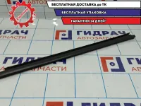 Накладка стекла заднего левого Renault Sandero 8200950227.