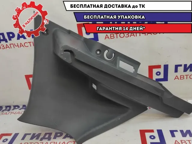 Обшивка стойки задней правой Renault Sandero 769349656R. Царапины.