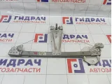 Стеклоподъемник механический задний левый Renault Sandero Stepway (5S) 827217198R