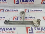 Стеклоподъемник механический задний правый Renault Sandero Stepway (5S) 827202131R