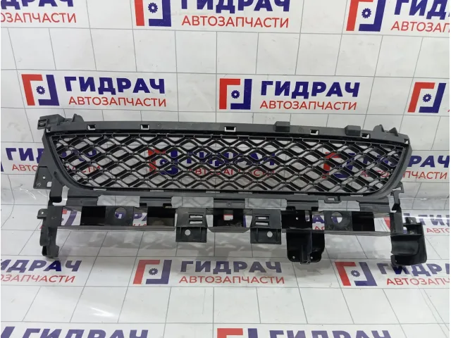 Решетка в бампер центральная Renault Sandero Stepway (5S) 622548039R
