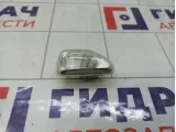 Повторитель на крыло левый Renault Sandero 261651140R