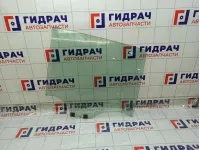 Стекло двери Renault Sandero 823005206R
