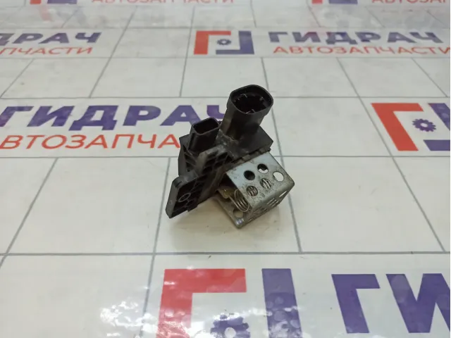 Резистор вентилятора Renault Sandero 255503792R