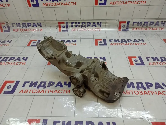Кронштейн генератора Renault Sandero 8200941114