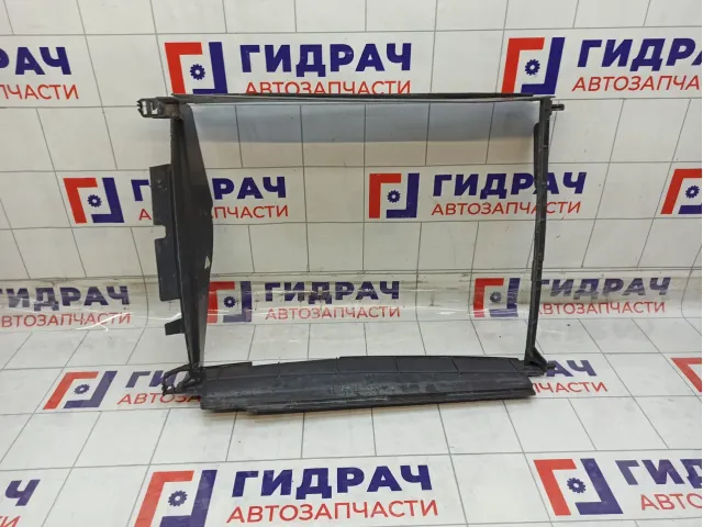 Кожух вентилятора Renault Sandero 215596207R