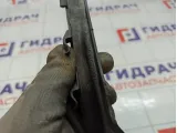 Накладка решетки стеклоочистителя левая Renault Sandero 668225143R