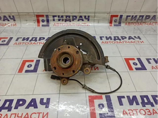 Кулак поворотный правый Renault Sandero 400143444R