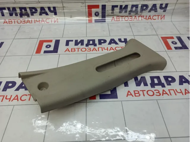 Обшивка стойки средней правой верхняя Renault Sandero 769131624R