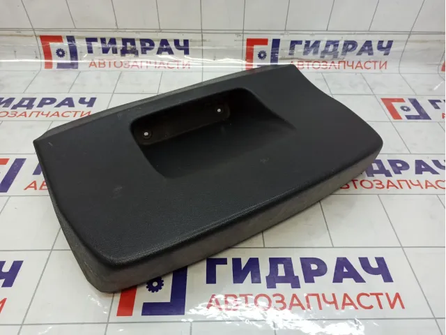 Обшивка двери багажника Renault Sandero 909007840R