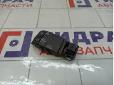 Блок кнопок управления магнитолой Renault Sandero 8200950420