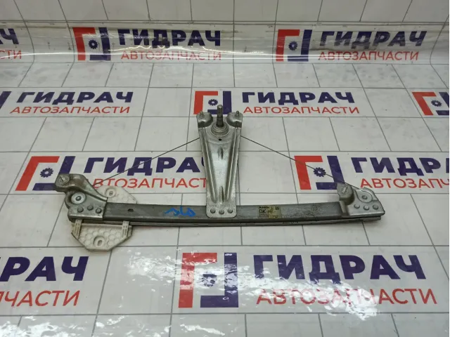 Стеклоподъемник механический задний правый Renault Sandero 827202131R