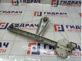Стеклоподъемник механический задний правый Renault Sandero 827202131R