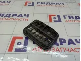 Решетка вентиляционная Renault Sandero 7700838358