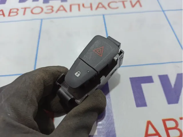 Кнопка аварийной сигнализации Renault Sandero Stepway (5S) 252905668R