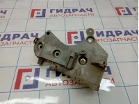 Кронштейн генератора Renault Sandero Stepway (5S) 8200849813