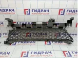 Решетка в бампер центральная Renault Sandero Stepway (5S) 622548039R