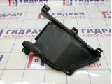 Воздуховод радиатора правый Renault Sandero Stepway (5S) 601981874R