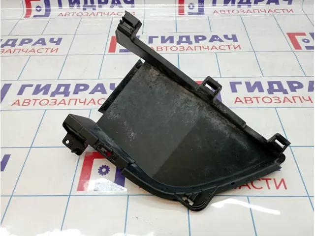 Воздуховод радиатора правый Renault Sandero Stepway (5S) 601981874R