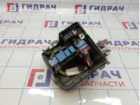 Блок предохранителей Renault Sandero Stepway (5S) 243809584R