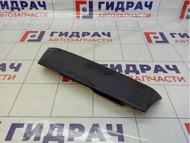 Накладка двери багажника правая Renault Scenic 8200140172