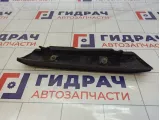 Накладка двери багажника левая Renault Scenic 8200140171
