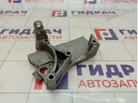 Кронштейн двигателя правый Renault Scenic 8200101196