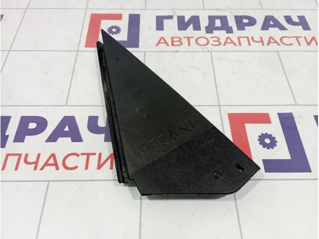 Накладка двери задней правой Renault Scenic 7701207926