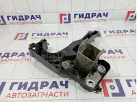 Кронштейн фары левый Renault Scenic 8200137495