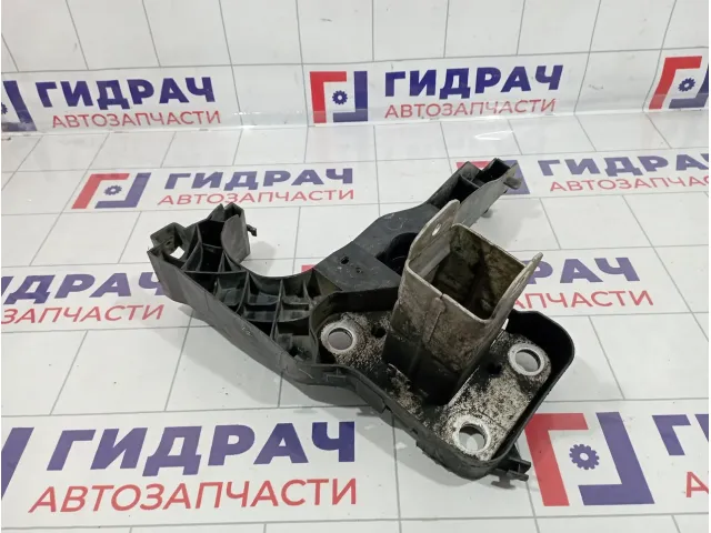 Кронштейн фары левый Renault Scenic 8200137495