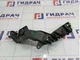 Кронштейн заднего бампера левый Renault Scenic 8200156748
