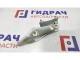 Петля капота левая Renault Scenic 2 8200081662.