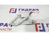 Петля капота правая Renault Scenic 2 8200081663.