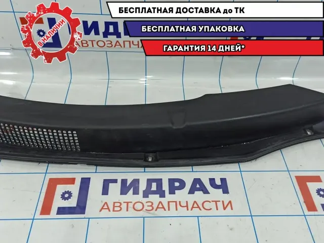 Планка под лобовое стекло Renault Scenic 2 8200183140.