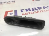 Накладка на кнопку стеклоподъемника задняя Renault Scenic 2 8200151483. Царапины.