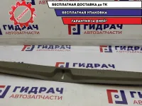 Накладка багажника Renault Scenic 2 8200084134. Дефект.