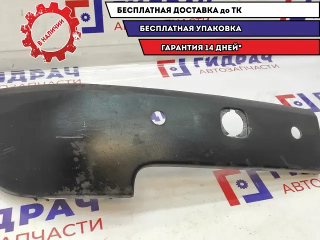 Накладка переднего бампера правая Renault Scenic 2 8200139948. Дефекты.