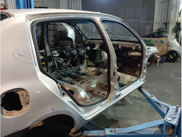 Порог со стойкой правый Renault Symbol